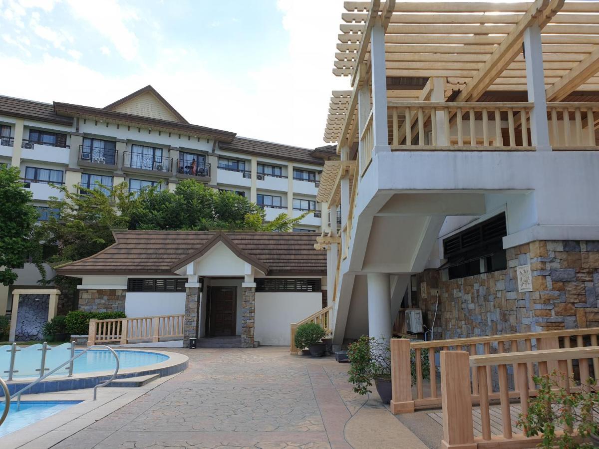 Ri'S One Oasis W Free Pool Back Of Sm City Mall Davao Exterior photo